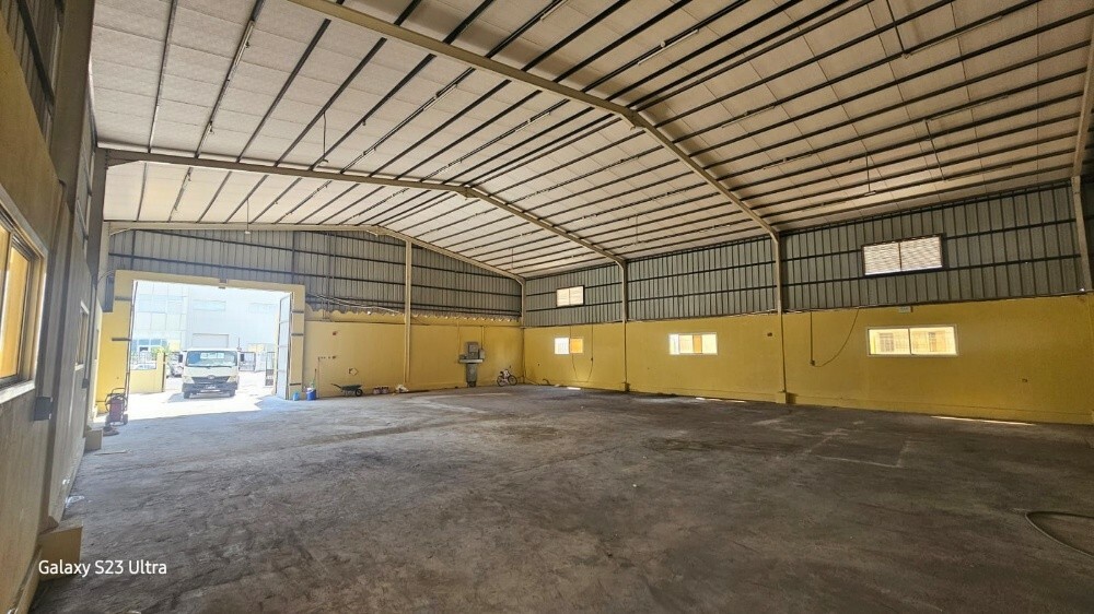 For rent, store in the pool of th - 5