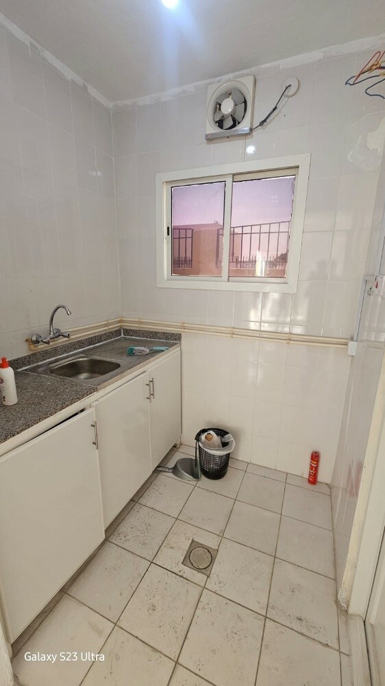 For rent, store in the pool of th - 3