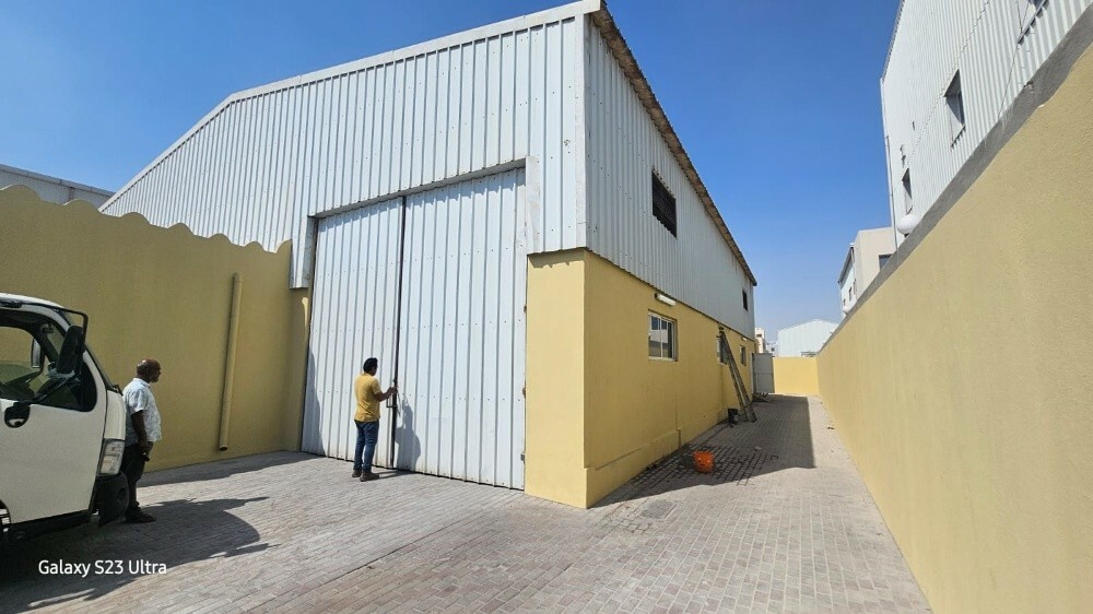 For rent, store in the pool of th - 8