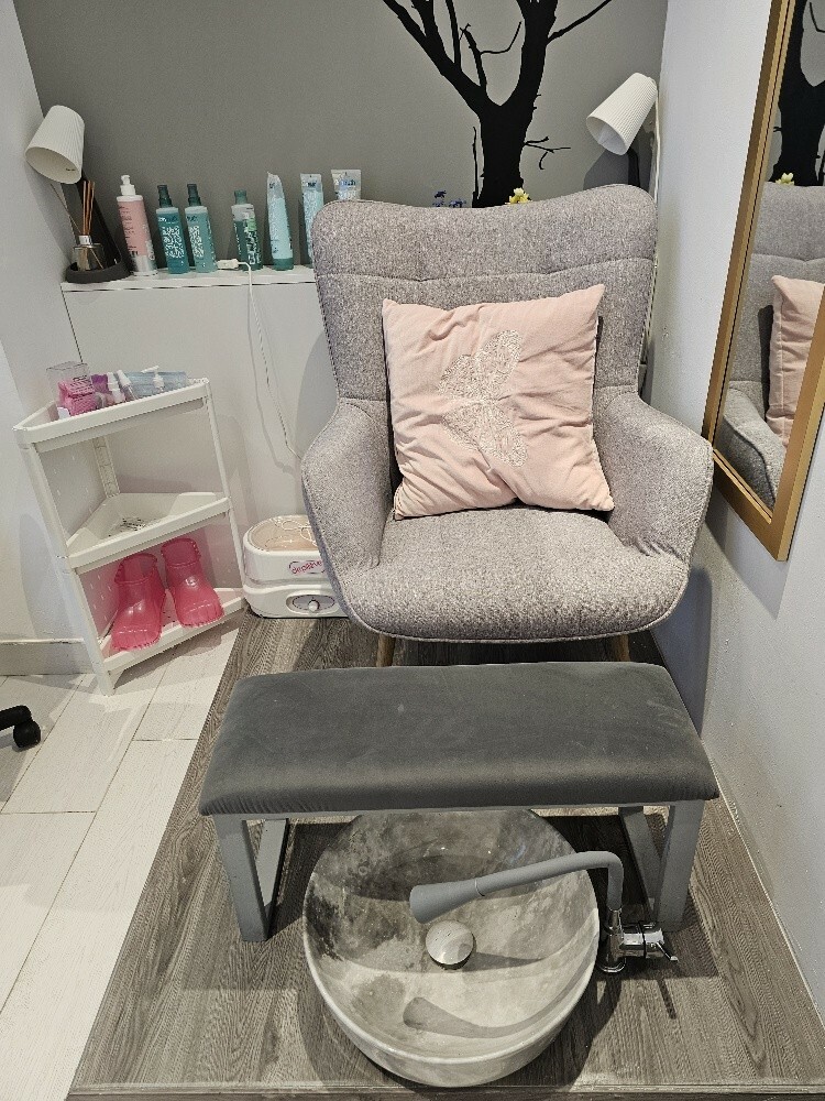 nails salon furniture - 1