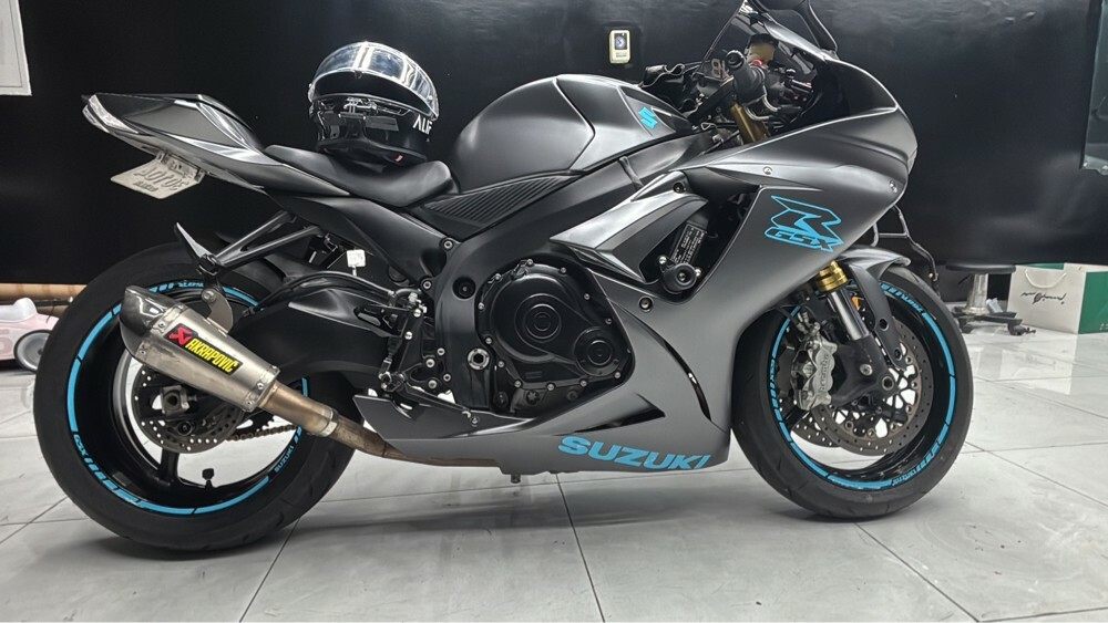 GSXR 750 - 1