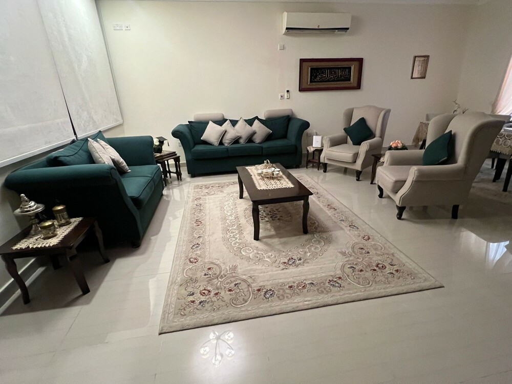 sofa ———  - 7