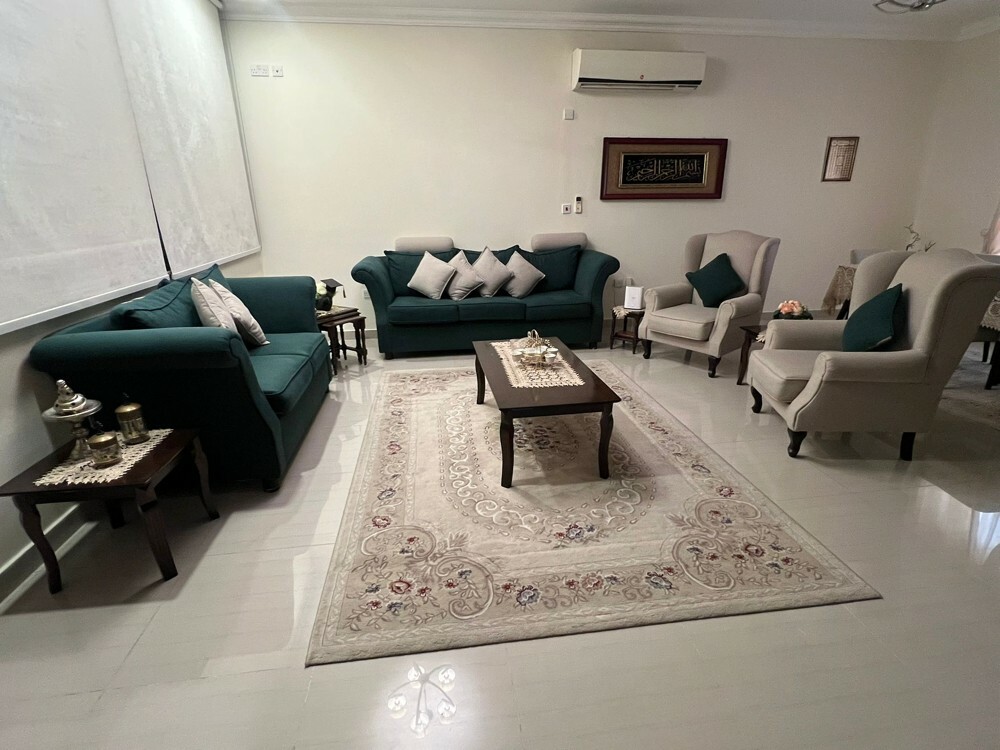 sofa ———  - 8