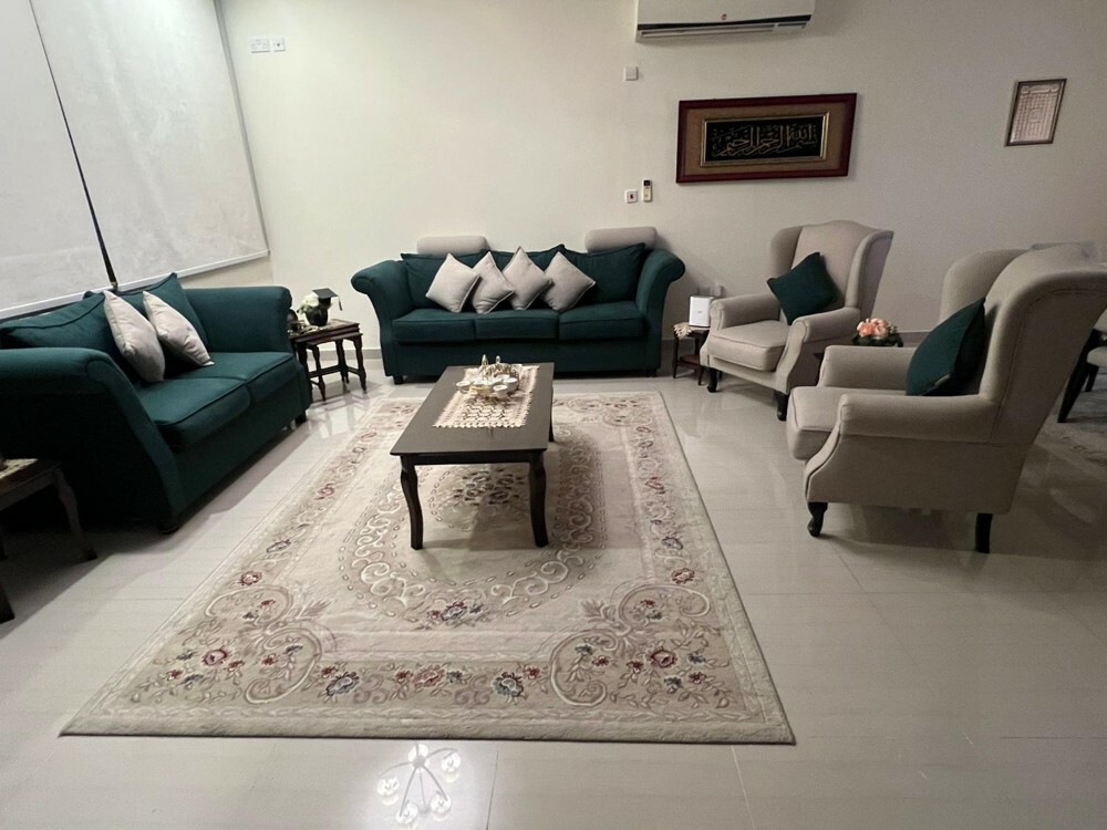 sofa ———  - 1