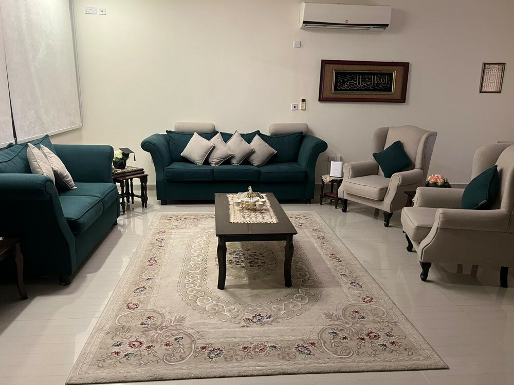 sofa ———  - 4