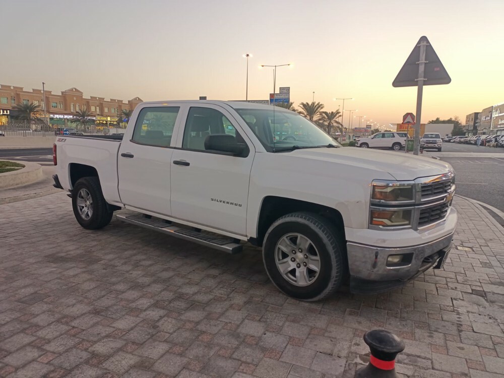 SILVERADO Lt km180000 — photo 3 for sale in Qatar
