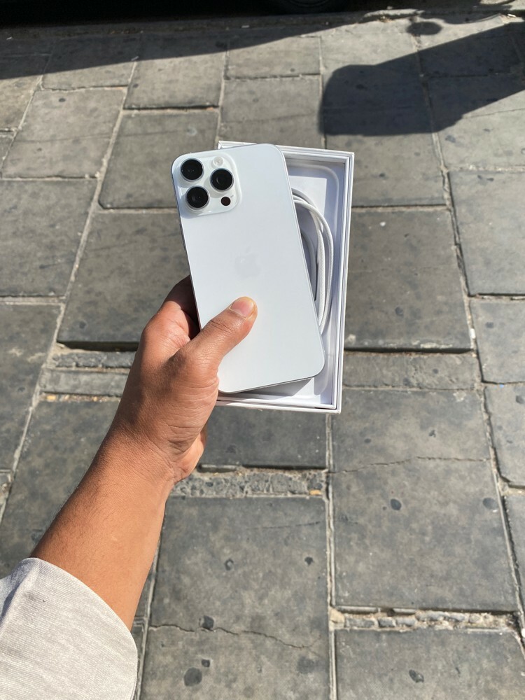 IPHONE 16 PROMAX  - 1