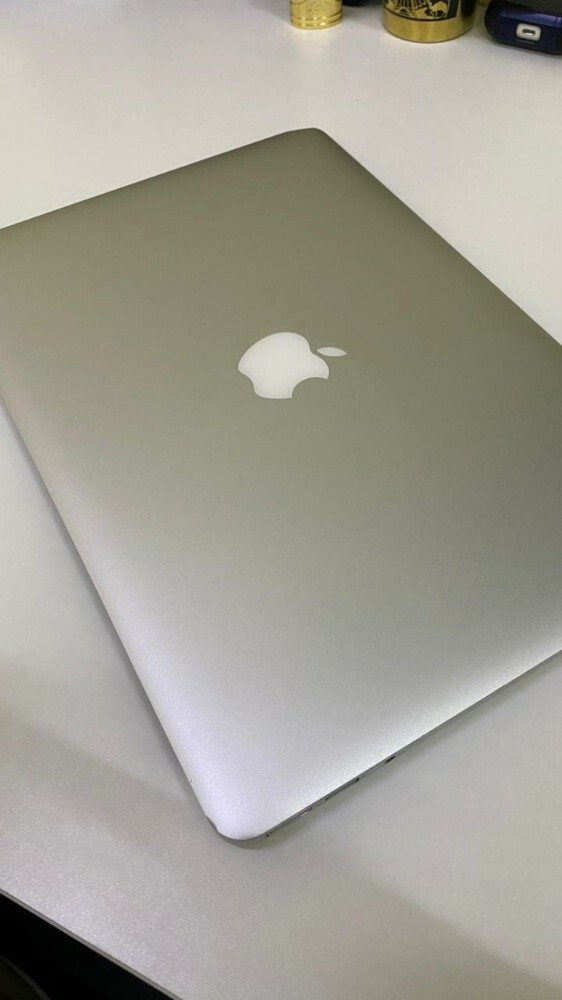 Macbook Air Early 2015 - 3