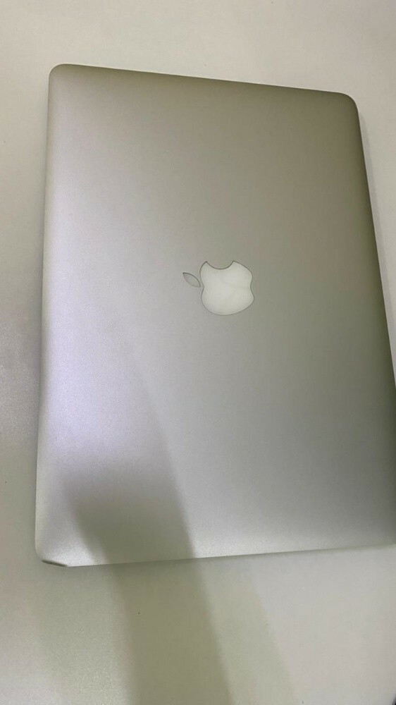Macbook Air Early 2015 - 1