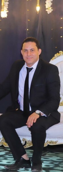 مدير معرض - 1