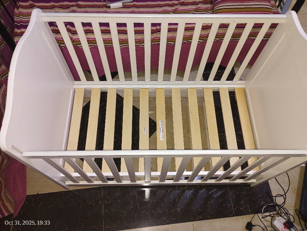 baby crib - 1