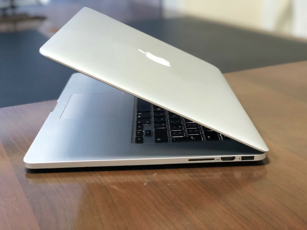 MacBook Pro core i7 15.4’inch - 5