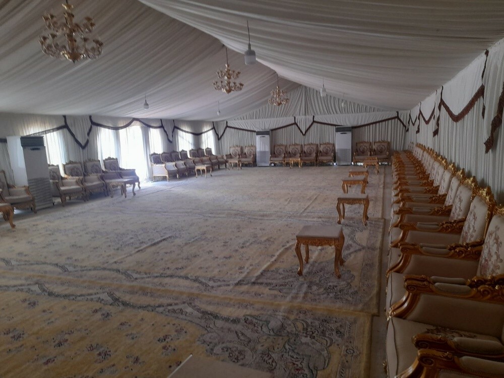 Chairs, tents, sofas, carpets - 10