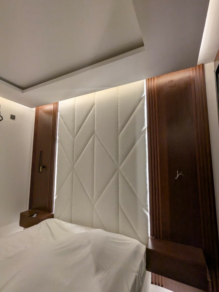 luxury bedroom.... - 10