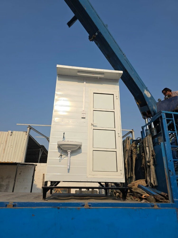 portable toilet - 1