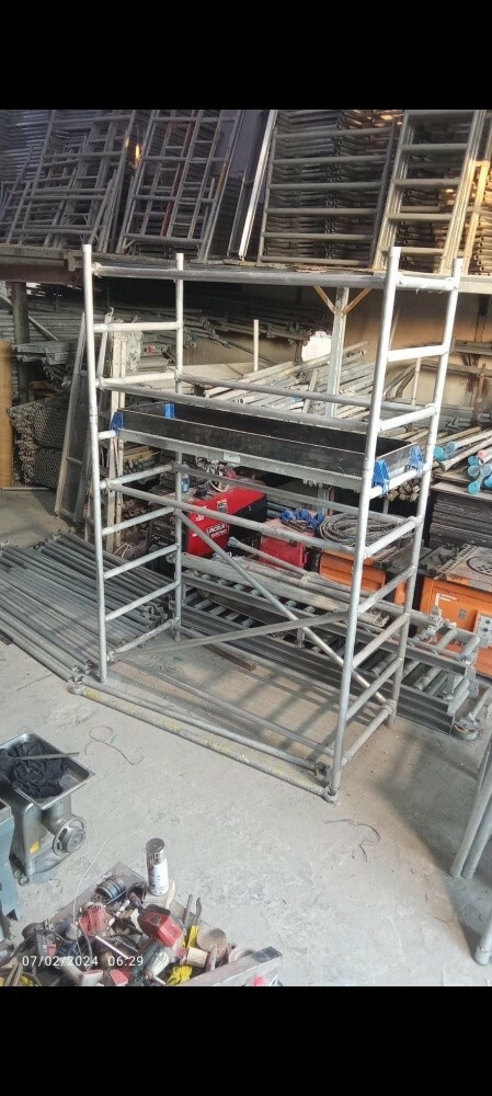 toe bord scaffolding - 1