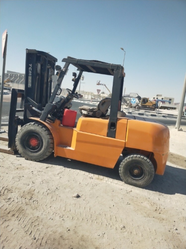 Forklift rental 74703582 - 2