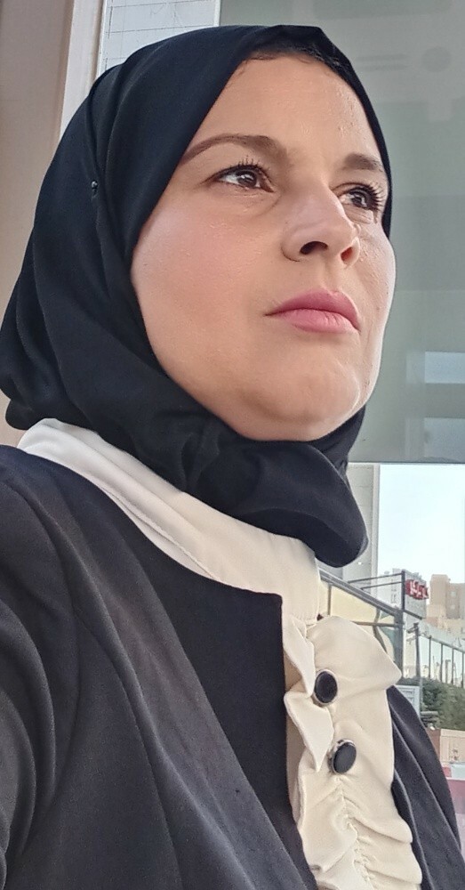 مدربة - 1