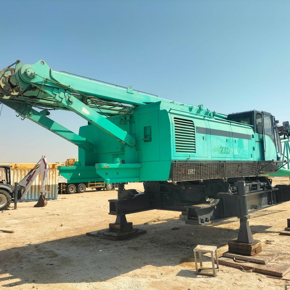 Crawler Crane 200 Ton - 3