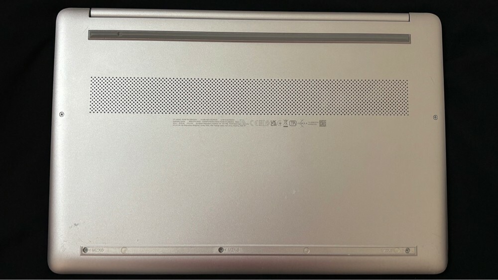 hp laptop  - 3