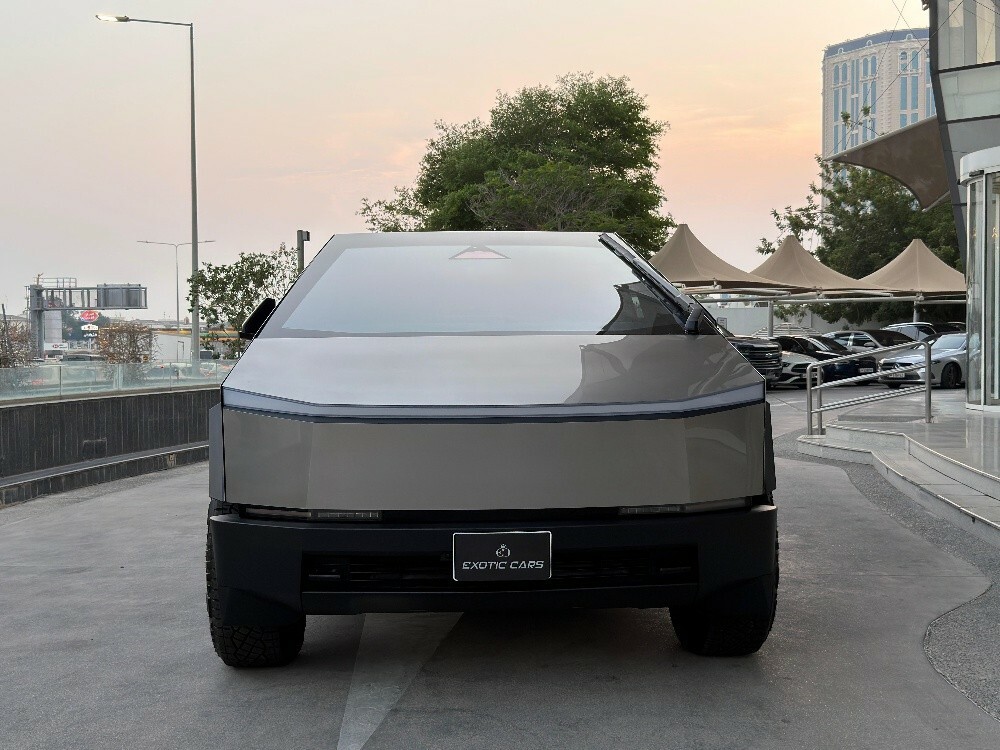 Tesla Cybertruck Foundation 2024 — photo 2 for sale in Qatar