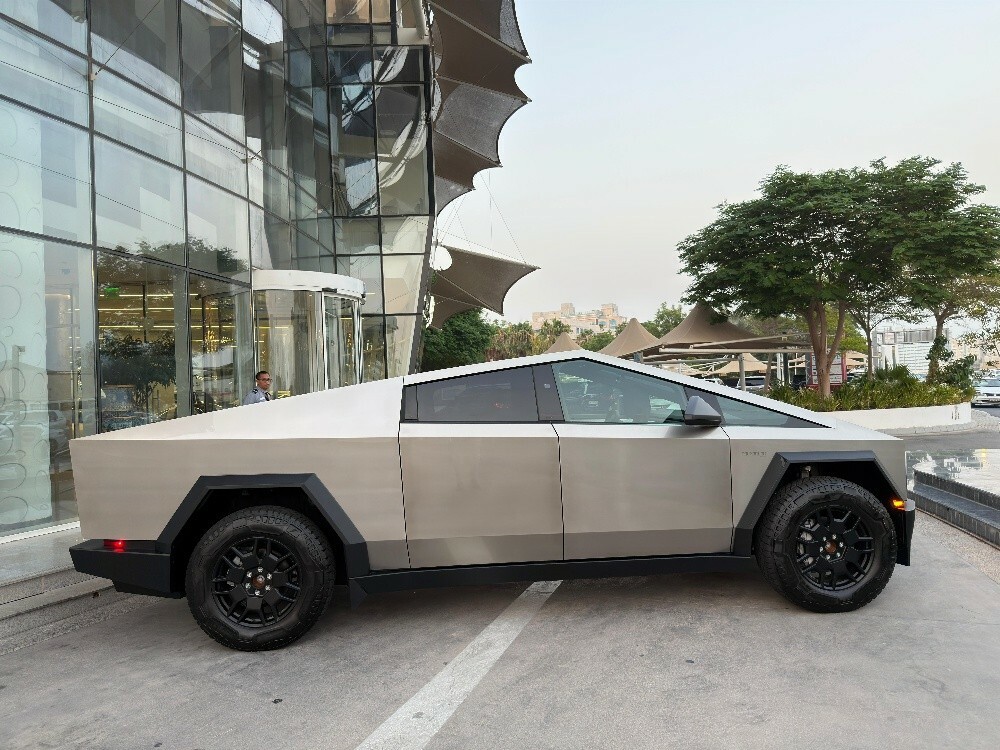 Tesla Cybertruck Foundation 2024 — photo 4 for sale in Qatar