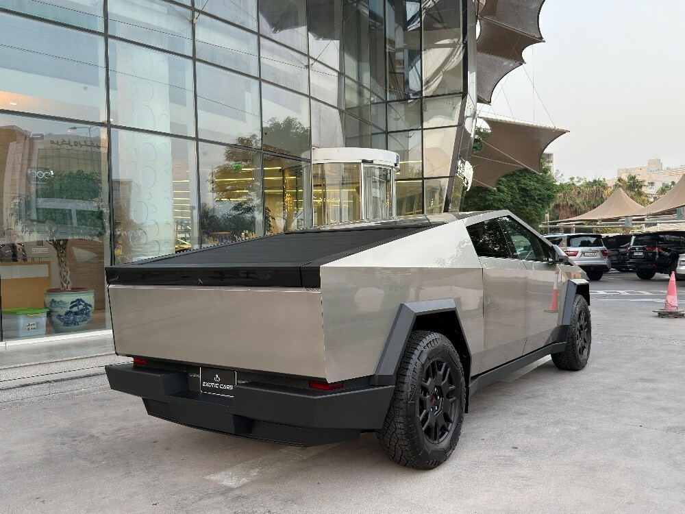 Tesla Cybertruck Foundation 2024 — photo 10 for sale in Qatar