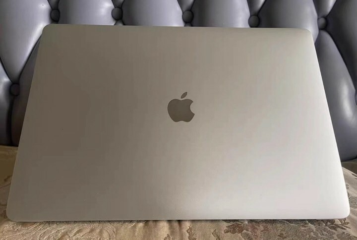 Apple MacBook Pro 2017, 15inch - 4