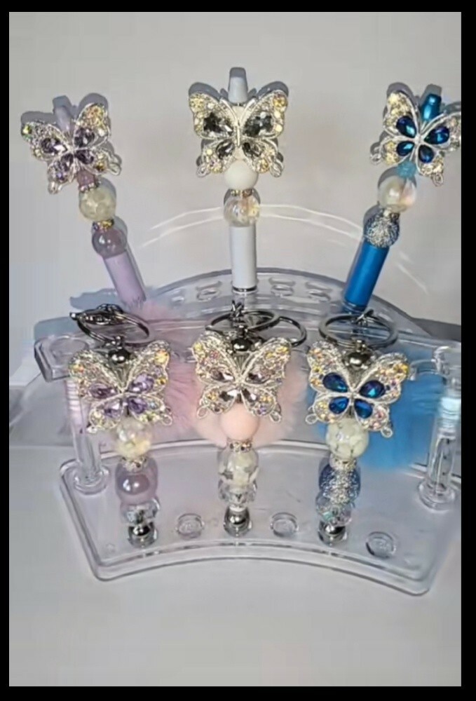 Keyrings, pens, and car keychains - 4