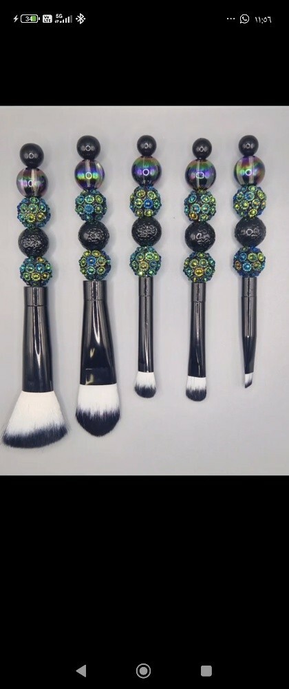 Keyrings, pens, and car keychains - 13