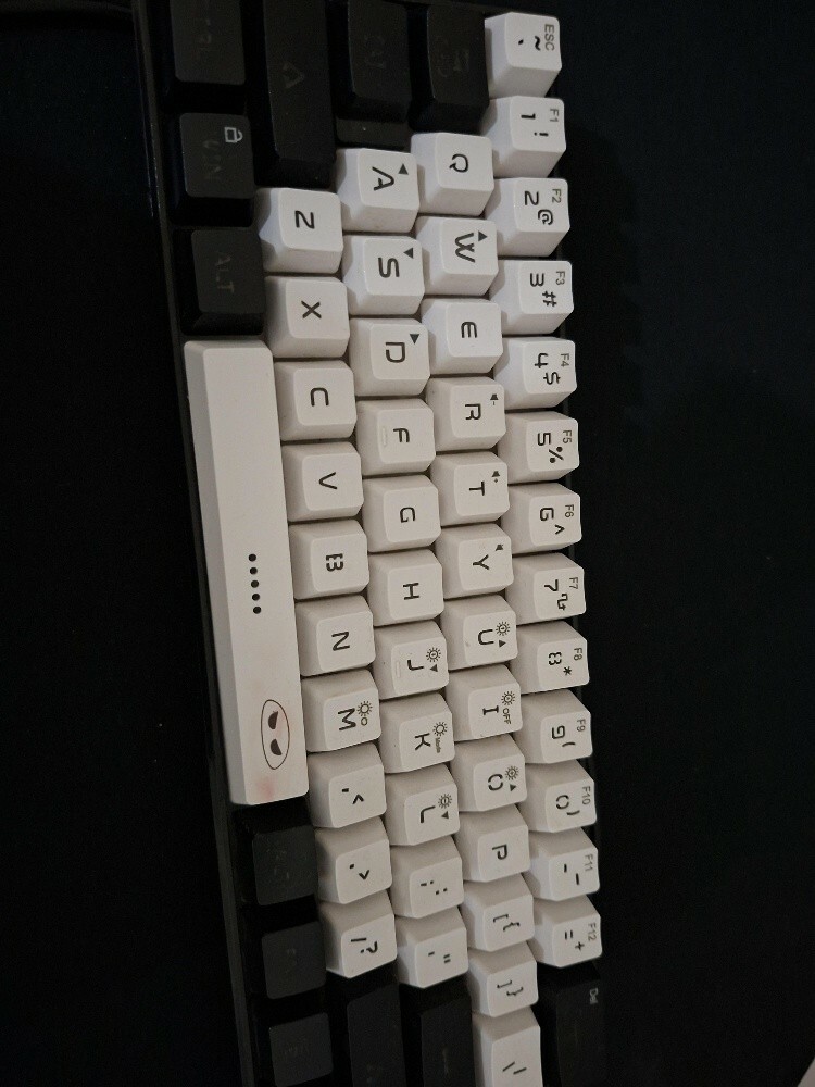 Wired gaming keyboard - 1