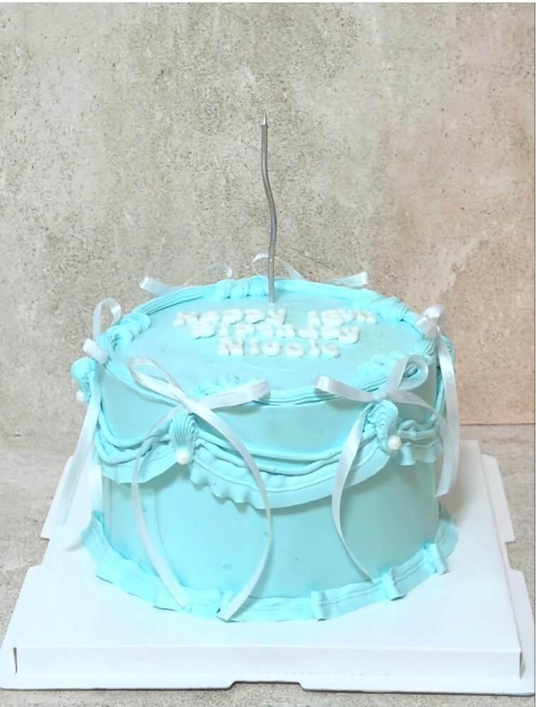 customized cake - 7