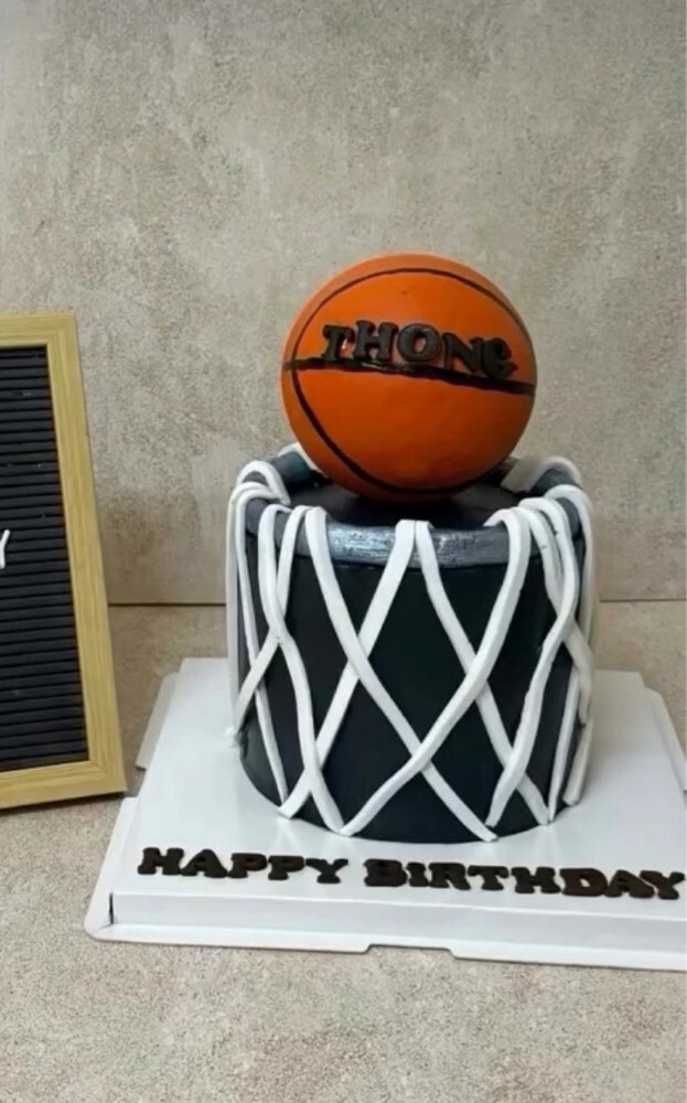customized cake - 30