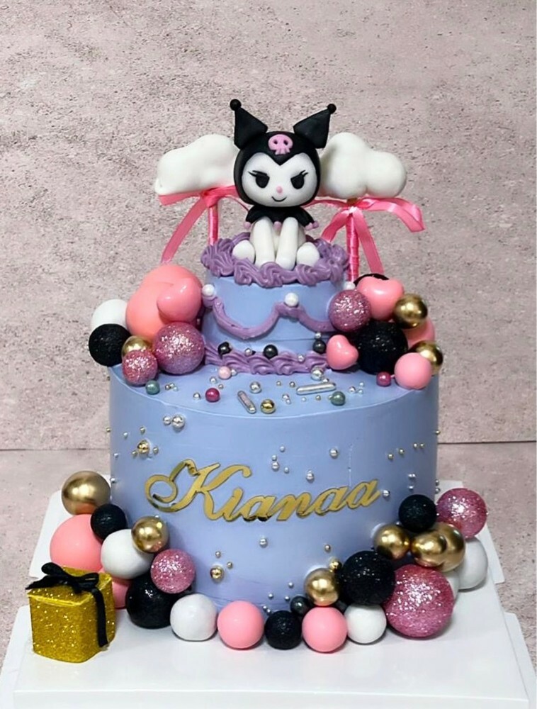customized cake - 4