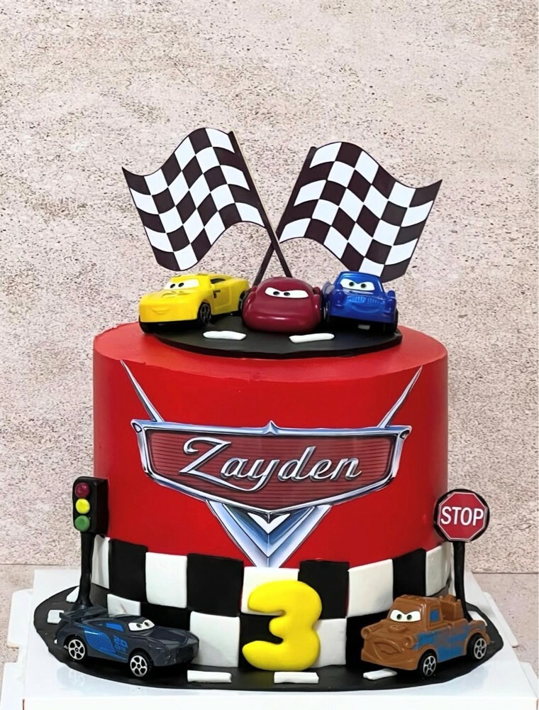 customized cake - 19