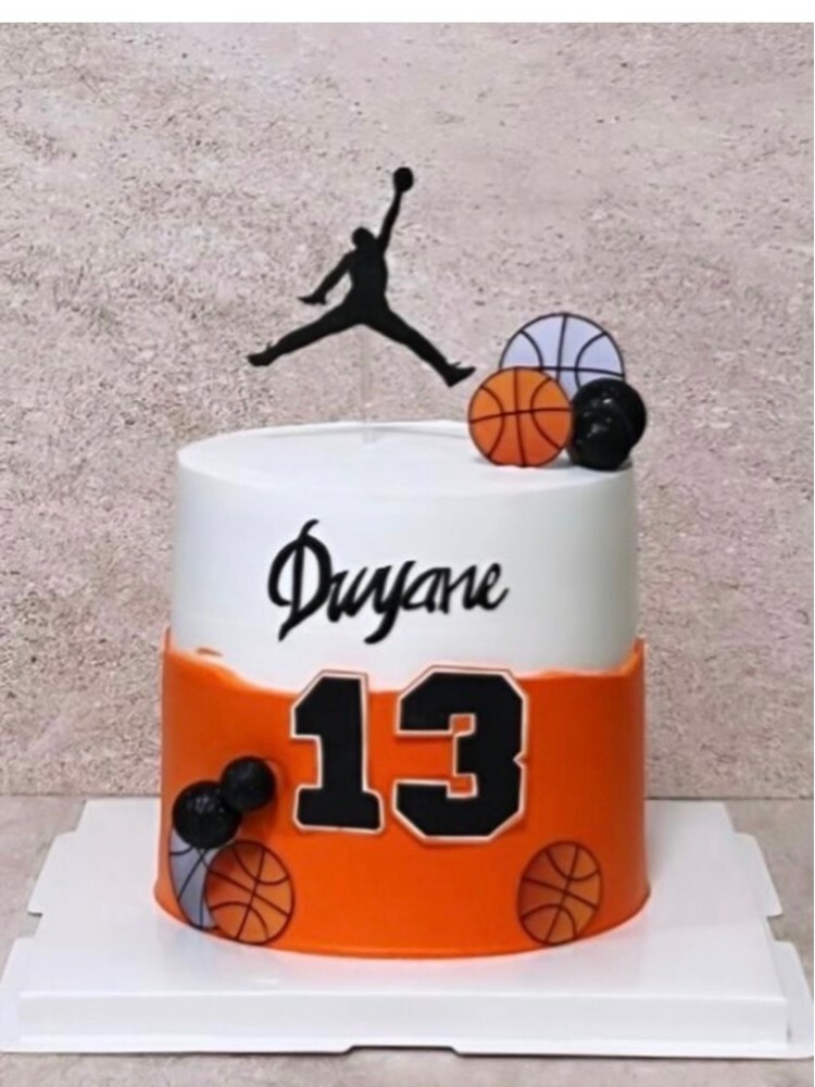 customized cake - 8