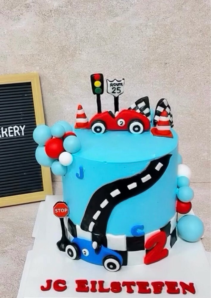 customized cake - 29