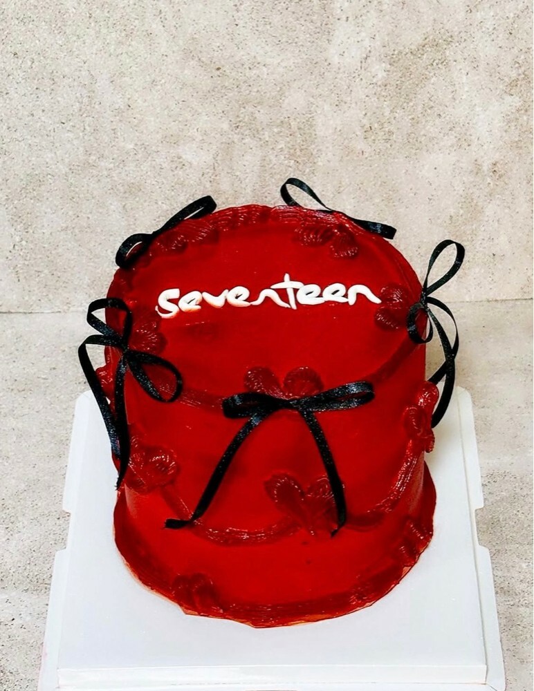 customized cake - 16