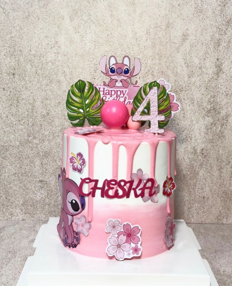 customized cake - 11