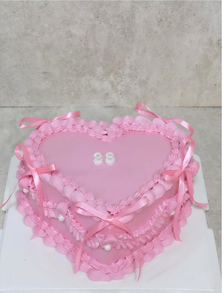 customized cake - 6
