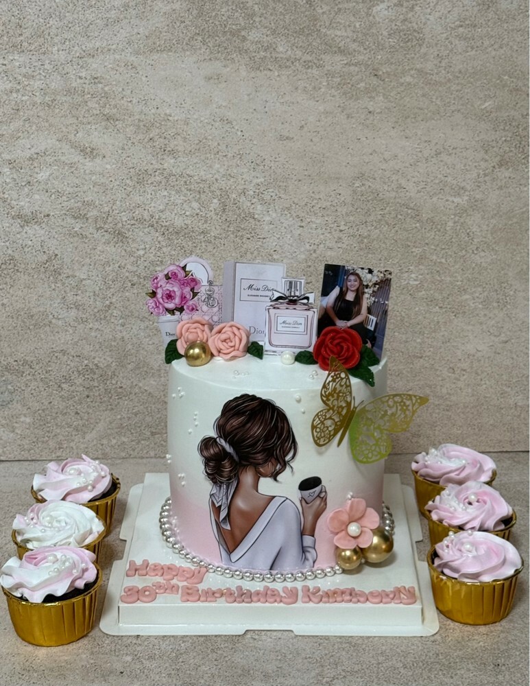 customized cake - 26