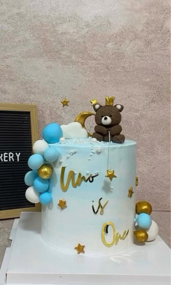 customized cake - 17