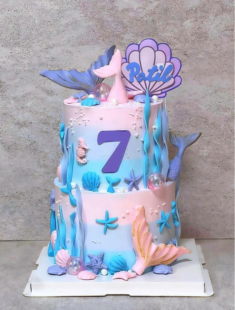 customized cake - 5