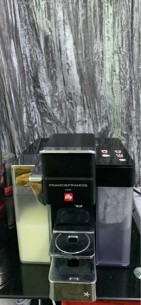 FRANCISFRANCIS FOR iLLY - 5