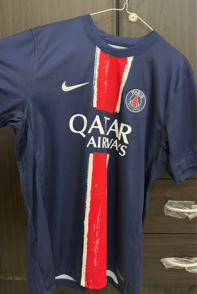 Hakimi signed PSG jersey - 8