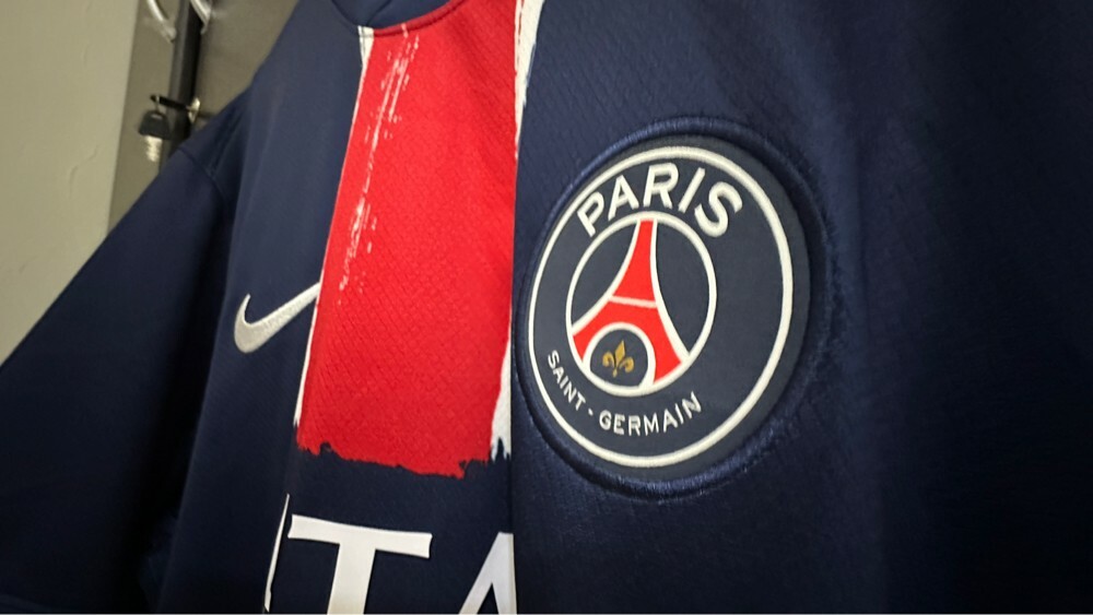 Hakimi signed PSG jersey - 9