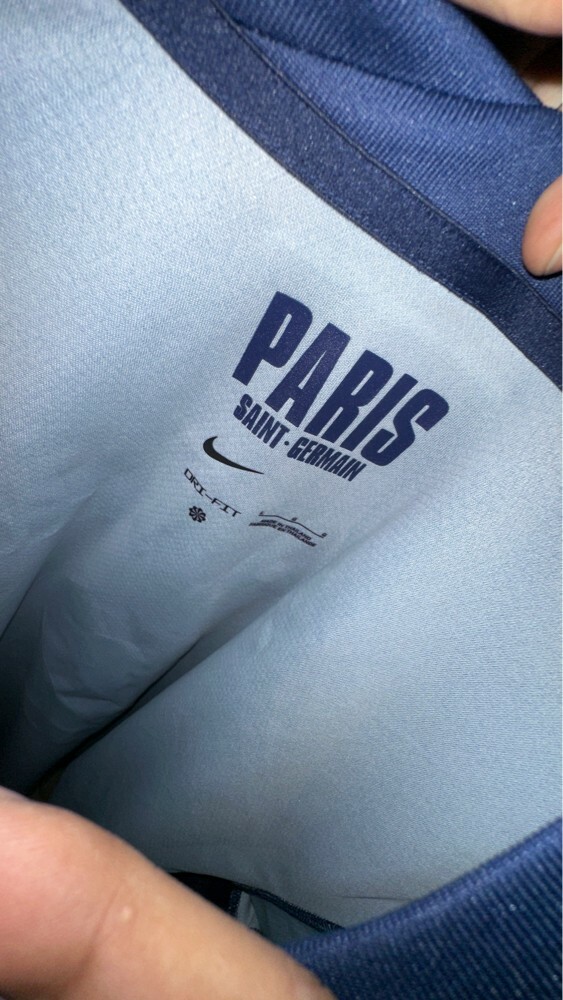 Hakimi signed PSG jersey - 2