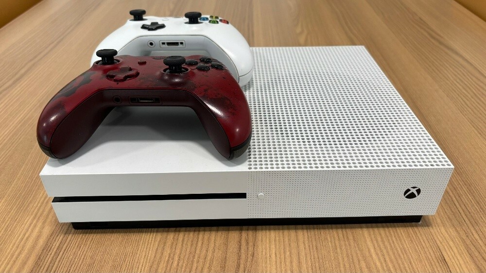 Xbox ones with steering wheel - 4