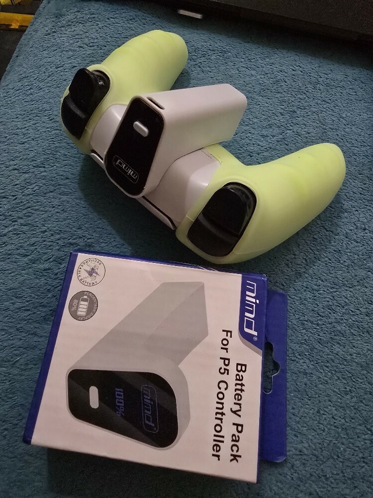 PlayStation 5 Controller Charging - 1