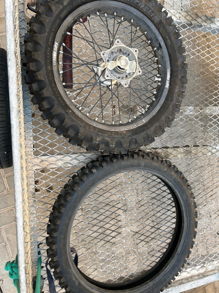 Ktm parts and tires 6days wheel  - 1